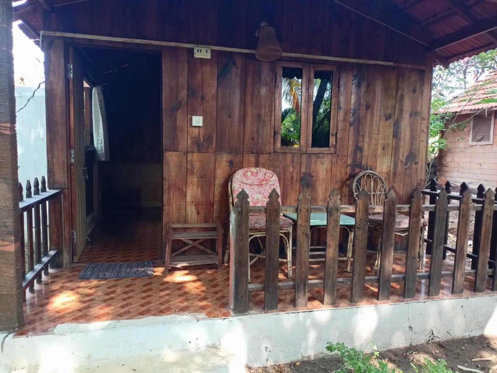 Jamboree Creek Yoga Mandrem Exterior foto